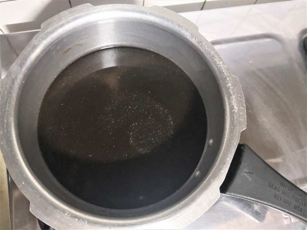 DIY haifr oil put on gas stove