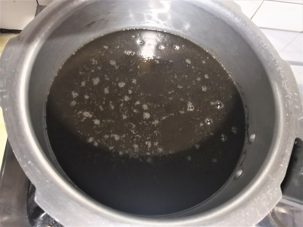 DIY Oil simmering on gas stove
