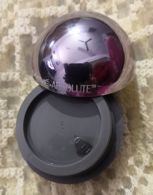 Inner lid of lakme absolute mousse